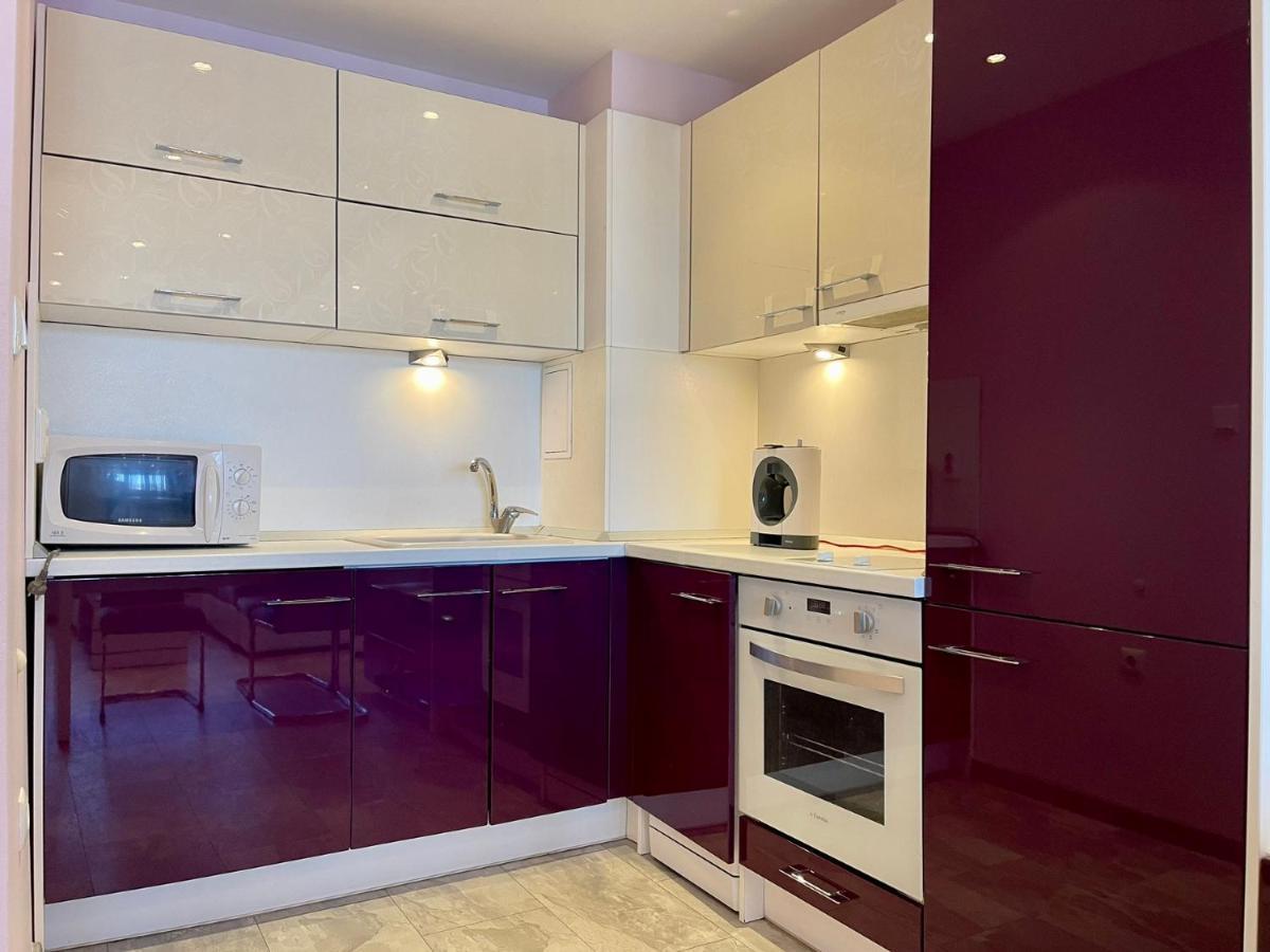 Апартамент Чаролит / Apartment Charoite Burgas Bagian luar foto